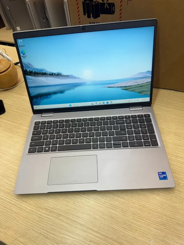 Portatil Dell Latitude 5520 Intel Core i7-1185G7 Ram 16GB SSD M.2 256 15.6"